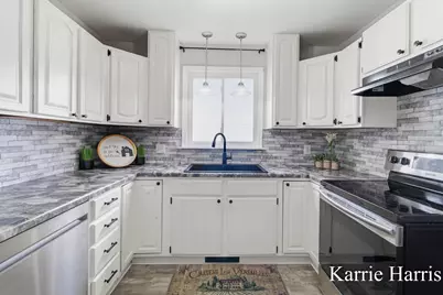 917 E Evergreen Street, Greenville, MI 48838 - Photo 15