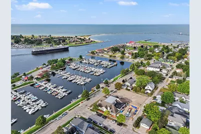502 W Loomis Street #104, Ludington, MI 49431 - Photo 3