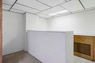 24011 Geneva St, Oak Park, MI 48237 - Photo 23