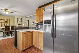 321 Wright St, Cadillac, MI 49601 - Photo 9