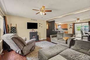 321 Wright St, Cadillac, MI 49601 - Photo 5