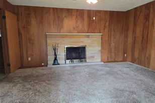1970 S Valleyview Dr, Saint Joseph, MI 49085 - Photo 7