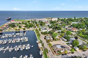 502 W Loomis St, Ludington, MI 49431 - Photo 1