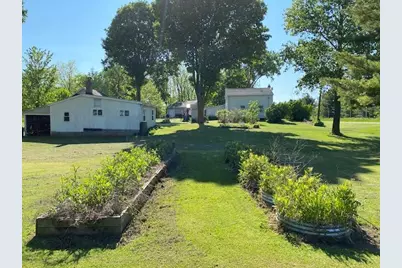 8279 Cronk Highway, Bellevue, MI 49021 - Photo 19