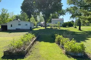 8279 Cronk Hwy, Bellevue, MI 49021 - Photo 19