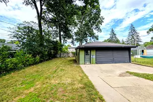 3918 Mapleleaf Rd, Waterford, MI 48328 - Photo 25