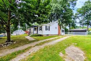 3918 Mapleleaf Rd, Waterford, MI 48328 - Photo 41