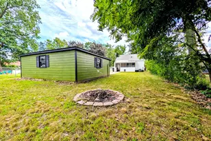 3918 Mapleleaf Rd, Waterford, MI 48328 - Photo 29