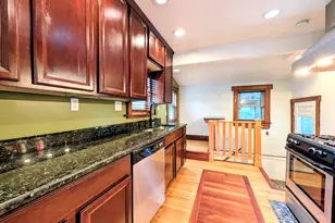 3918 Mapleleaf Rd, Waterford, MI 48328 - Photo 7