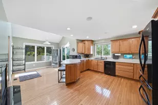 1245 Berkshire Ct, Adrian, MI 49221 - Photo 11