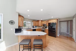 1245 Berkshire Ct, Adrian, MI 49221 - Photo 15