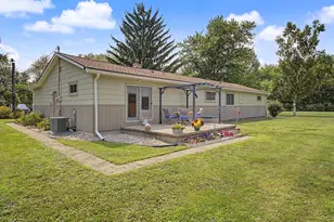 7676 Southmoor Dr, Monroe, MI 48161 - Photo 9
