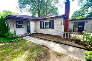 2063 S Manitou Cir, Norton Shores, MI 49441 - Photo 3