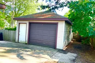 2063 S Manitou Cir, Norton Shores, MI 49441 - Photo 7
