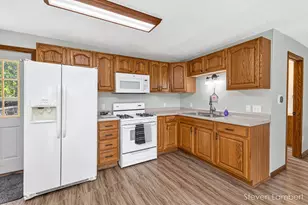 6499 Oakwood Dr, Delton, MI 49046 - Photo 9