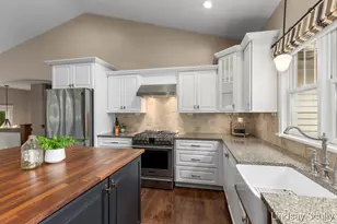7889 Meadowood Dr, Hudsonville, MI 49426 - Photo 9