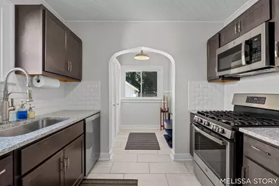 1011 Beechwood Street NE, Grand Rapids, MI 49505 - Photo 17