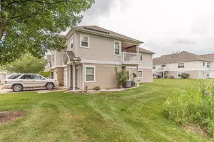 628 Riverstone Ln, Chelsea, MI 48118 - Photo 5