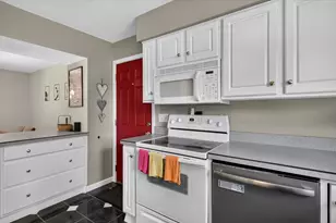 307 Miami Ct, Tecumseh, MI 49286 - Photo 3