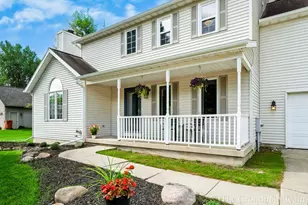 40 Rockview Dr NE, Rockford, MI 49341 - Photo 5