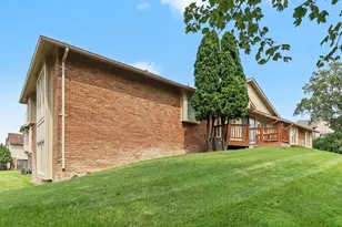 5655 Hillcrest Cir E, West Bloomfield, MI 48322 - Photo 23