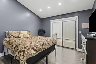 5655 Hillcrest Cir E, West Bloomfield, MI 48322 - Photo 13