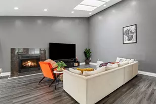 5655 Hillcrest Cir E, West Bloomfield, MI 48322 - Photo 3