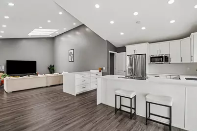 5655 Hillcrest Circle E, West Bloomfield, MI 48322 - Photo 5