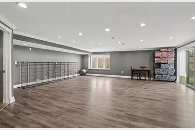 5655 Hillcrest Circle E, West Bloomfield, MI 48322 - Photo 11
