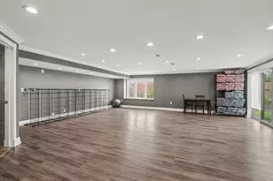5655 Hillcrest Cir E, West Bloomfield, MI 48322 - Photo 11