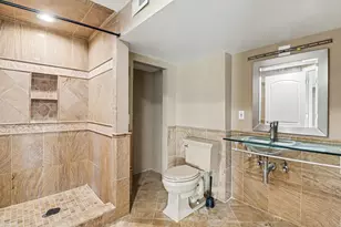 5655 Hillcrest Cir E, West Bloomfield, MI 48322 - Photo 19