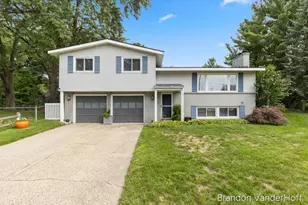 980 Bellewood Dr SE, Kentwood, MI 49508 - Photo 3