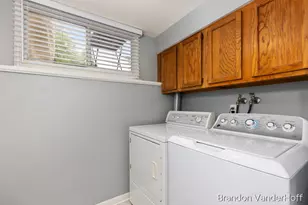980 Bellewood Dr SE, Kentwood, MI 49508 - Photo 23