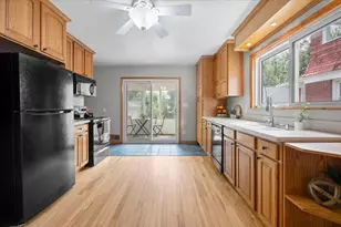 852 Richmond St NW, Grand Rapids, MI 49504 - Photo 23