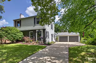 160 S Parklane Dr NE, Grand Rapids, MI 49505 - Photo 1