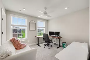 692 Peppermint Dr, Rochester Hills, MI 48307 - Photo 21