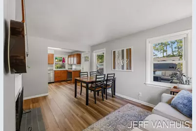 1270 Cedar Street NE, Grand Rapids, MI 49503 - Photo 5