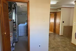 464 Elm St, Wyandotte, MI 48192 - Photo 25