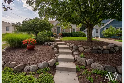 315 Bristol Avenue NW, Grand Rapids, MI 49504 - Photo 3