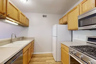 2718 S Knightsbridge Cir, Ann Arbor, MI 48105 - Photo 5