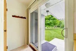 102 Sherwood Dr, Hastings, MI 49058 - Photo 9