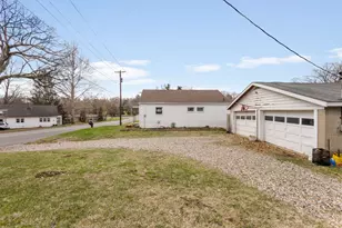204 Terre Coupe St, Buchanan, MI 49107 - Photo 29