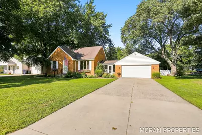 210 Hope Avenue, Holland, MI 49423 - Photo 31