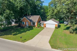 210 Hope Ave, Holland, MI 49423 - Photo 35