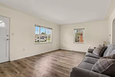 229 S 22nd Street S, Battle Creek, MI 49015 - Photo 5