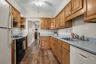 229 S 22nd Street S, Battle Creek, MI 49015 - Photo 7