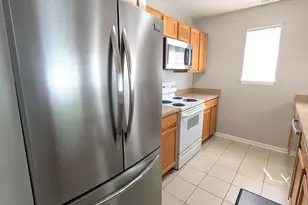 22063 Fairlane Blvd, Woodhaven, MI 48183 - Photo 5