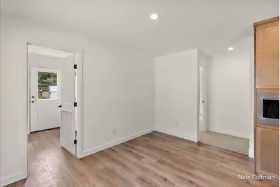 720 Park, Howard City, MI 49329 - Photo 5