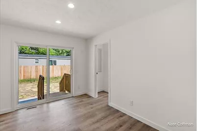 720 Park, Howard City, MI 49329 - Photo 7