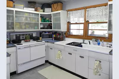 329 N Lakeview Avenue, Sturgis, MI 49091 - Photo 3